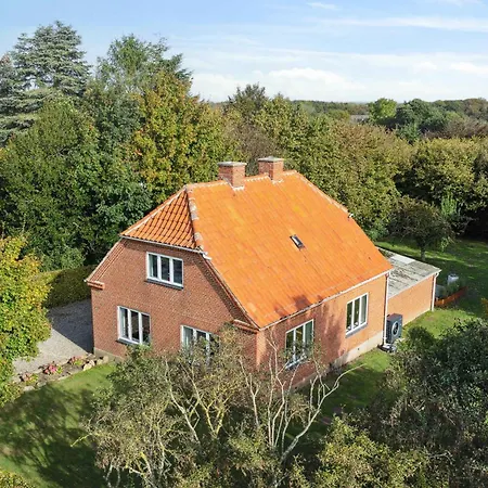 Farm stay Renovated In Rural Idyll, Close To The